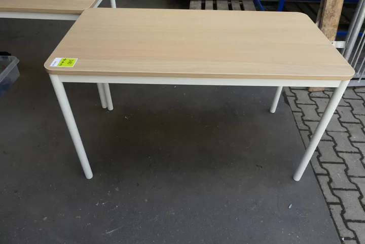 Tisch Maße in cm ca. 130 x 70 x 75